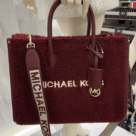 Michael Kors Medium SHEARLING MIRELLA Tote
Shoulder Bag Sherpa 
Oxblood 
NWT - Picture 6 of 16
